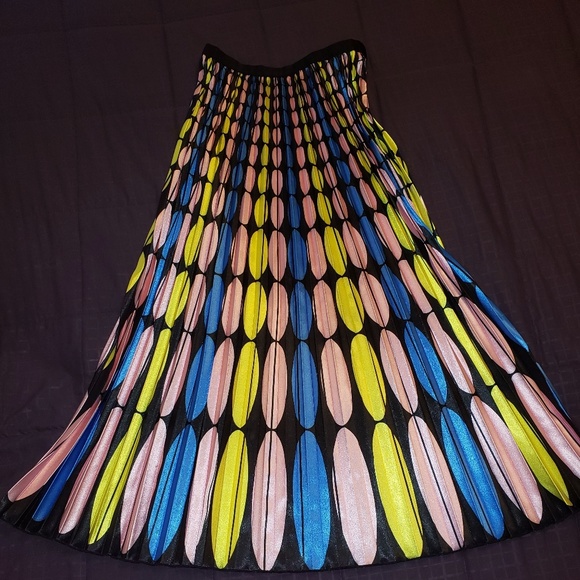 Flair Skirts - Picture 3 of 4